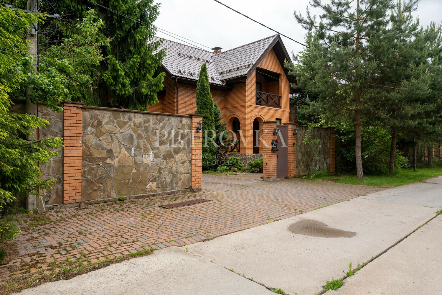 2-этажный коттедж 317 м² с отделкой