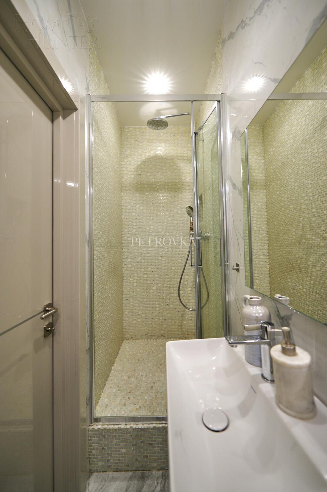 2-этажный коттедж 240 м² с отделкой