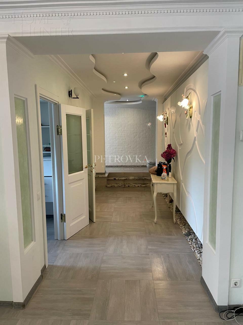 2-этажный коттедж 330 м² с отделкой