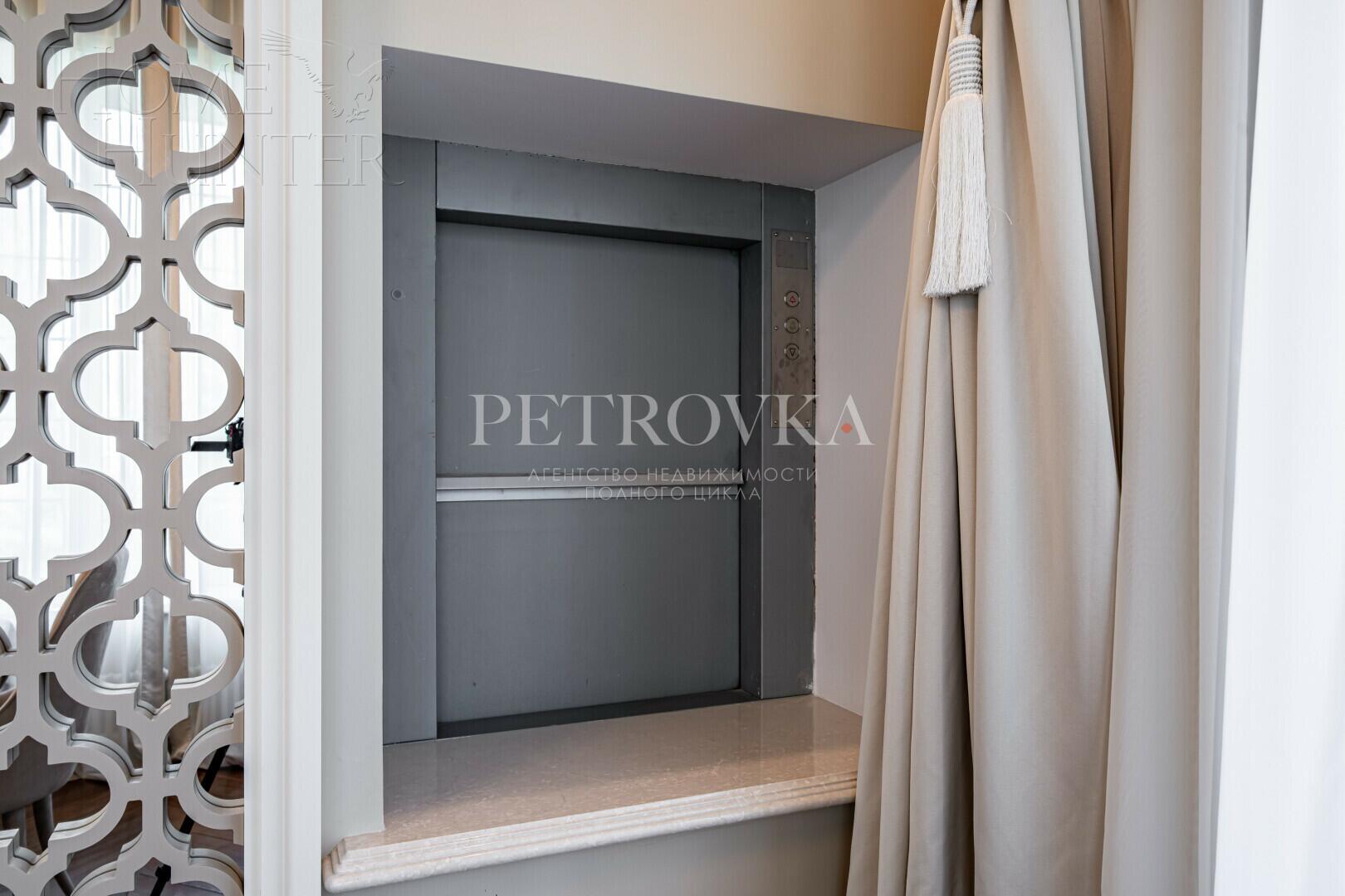 3-этажный коттедж 453.8 м² с отделкой