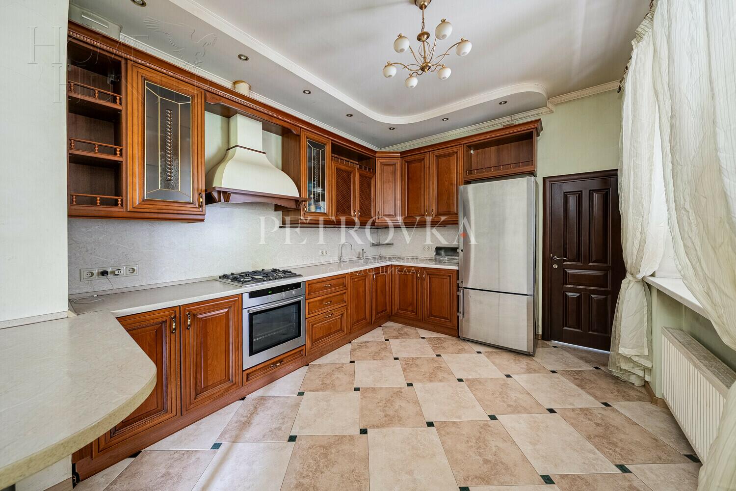 2-этажный коттедж 317 м² с отделкой