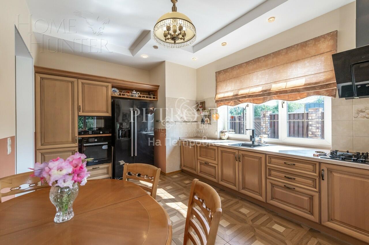 3-этажный коттедж 428 м² с отделкой