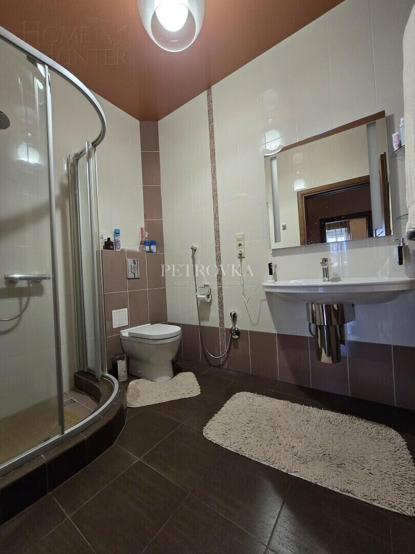 3-этажный коттедж 1 000 м² с отделкой