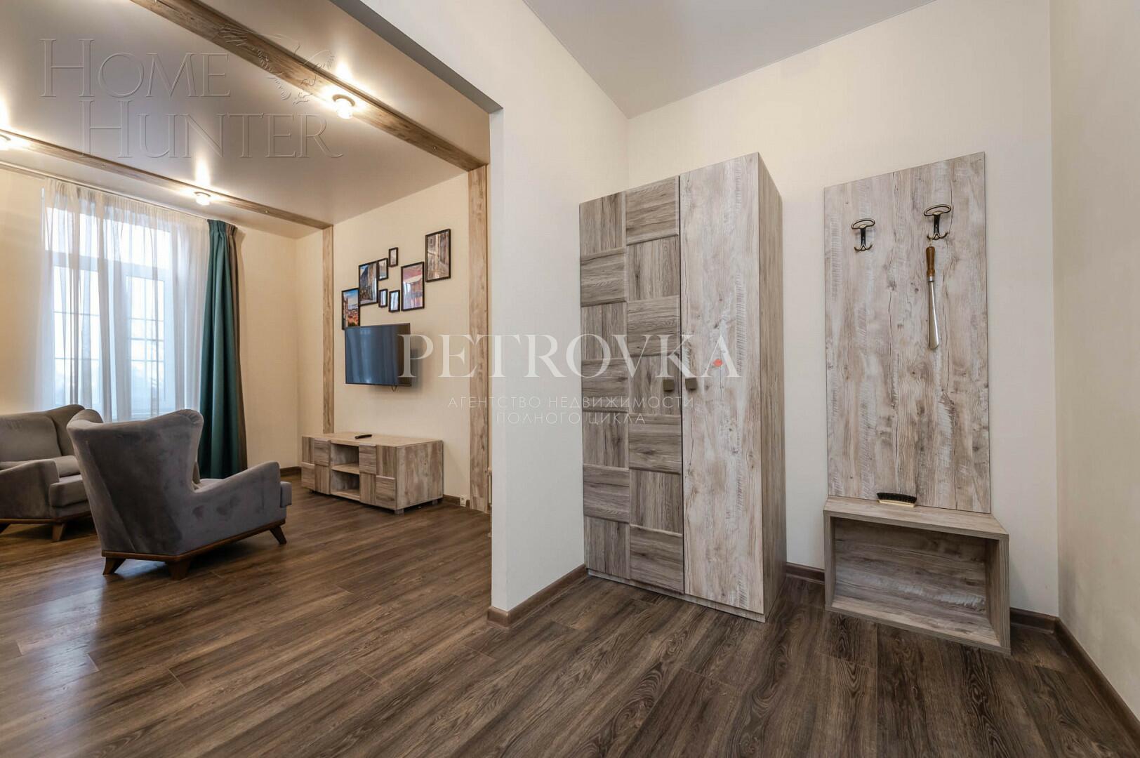 2-этажный коттедж 1 323.9 м² с отделкой