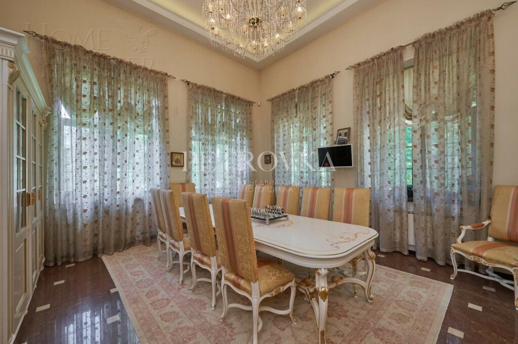 2-этажный коттедж 580.8 м² с отделкой
