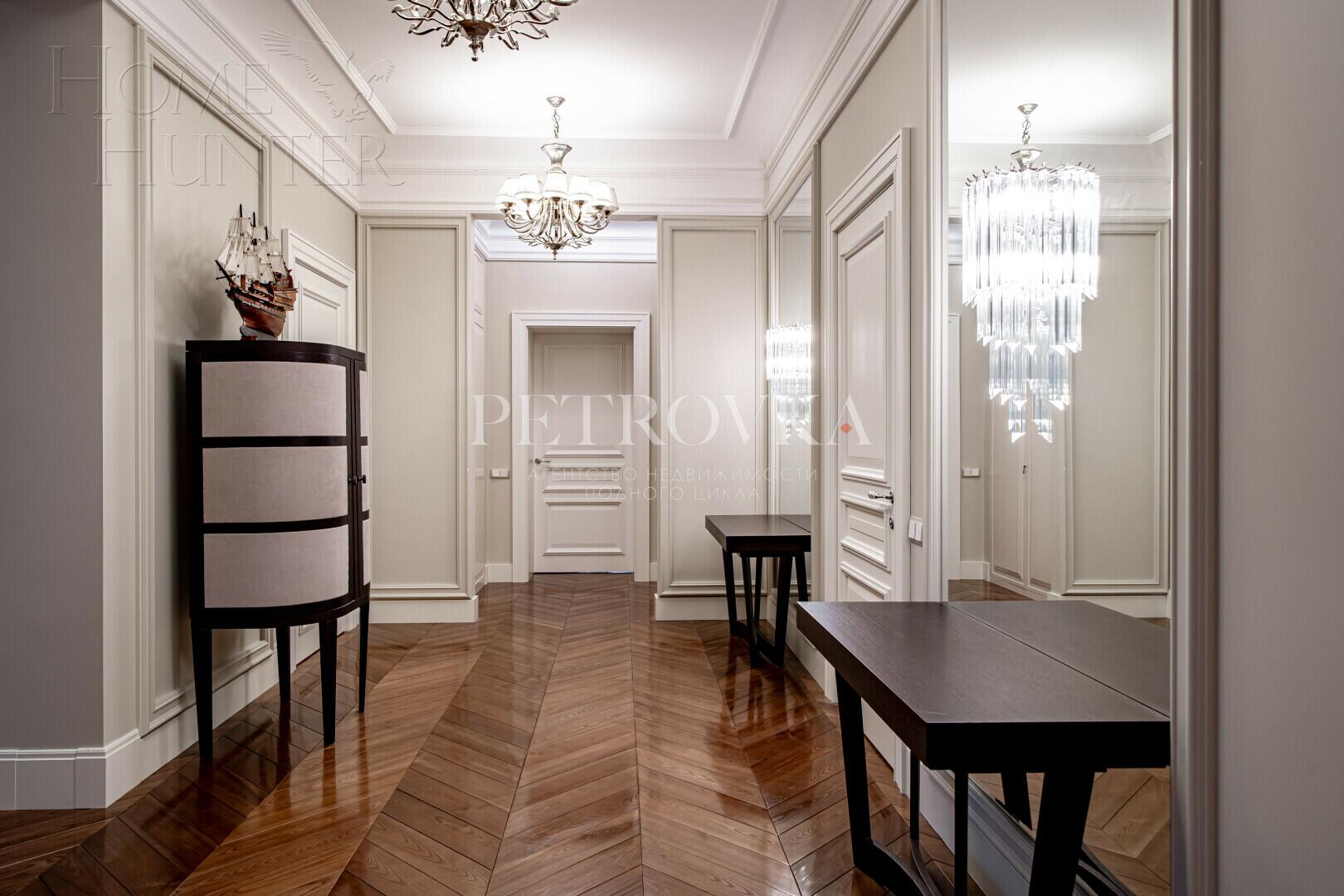 3-этажный коттедж 453.8 м² с отделкой