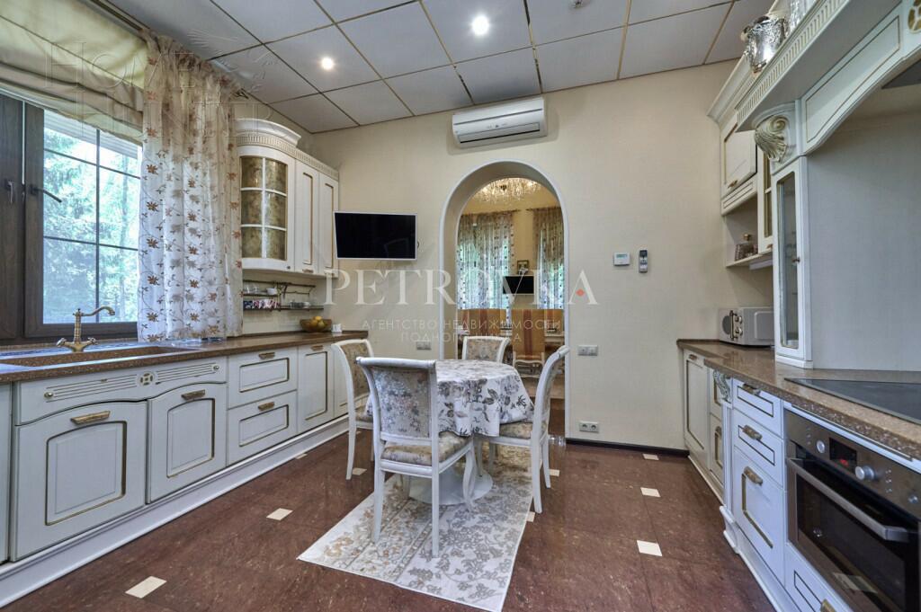 2-этажный коттедж 580.8 м² с отделкой