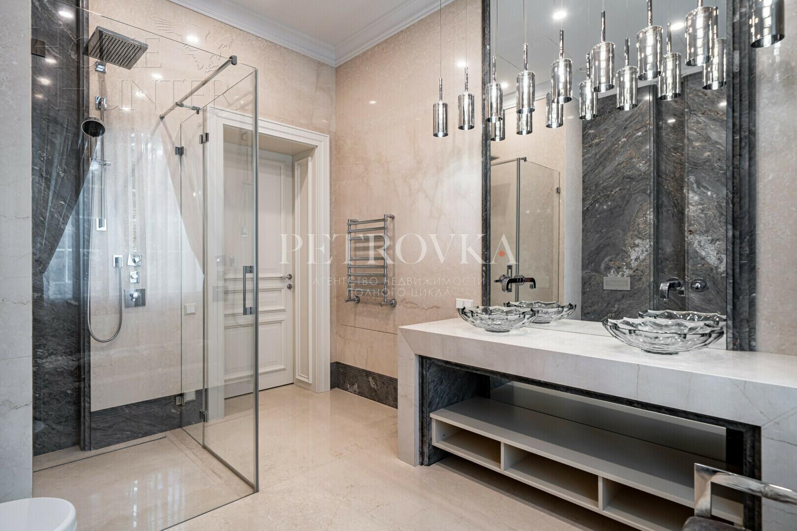3-этажный коттедж 453.8 м² с отделкой