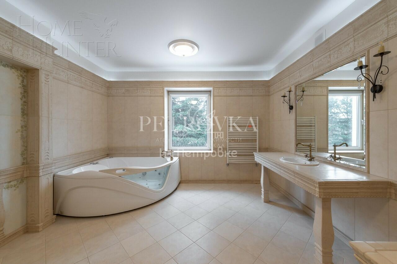 3-этажный коттедж 600 м² с отделкой