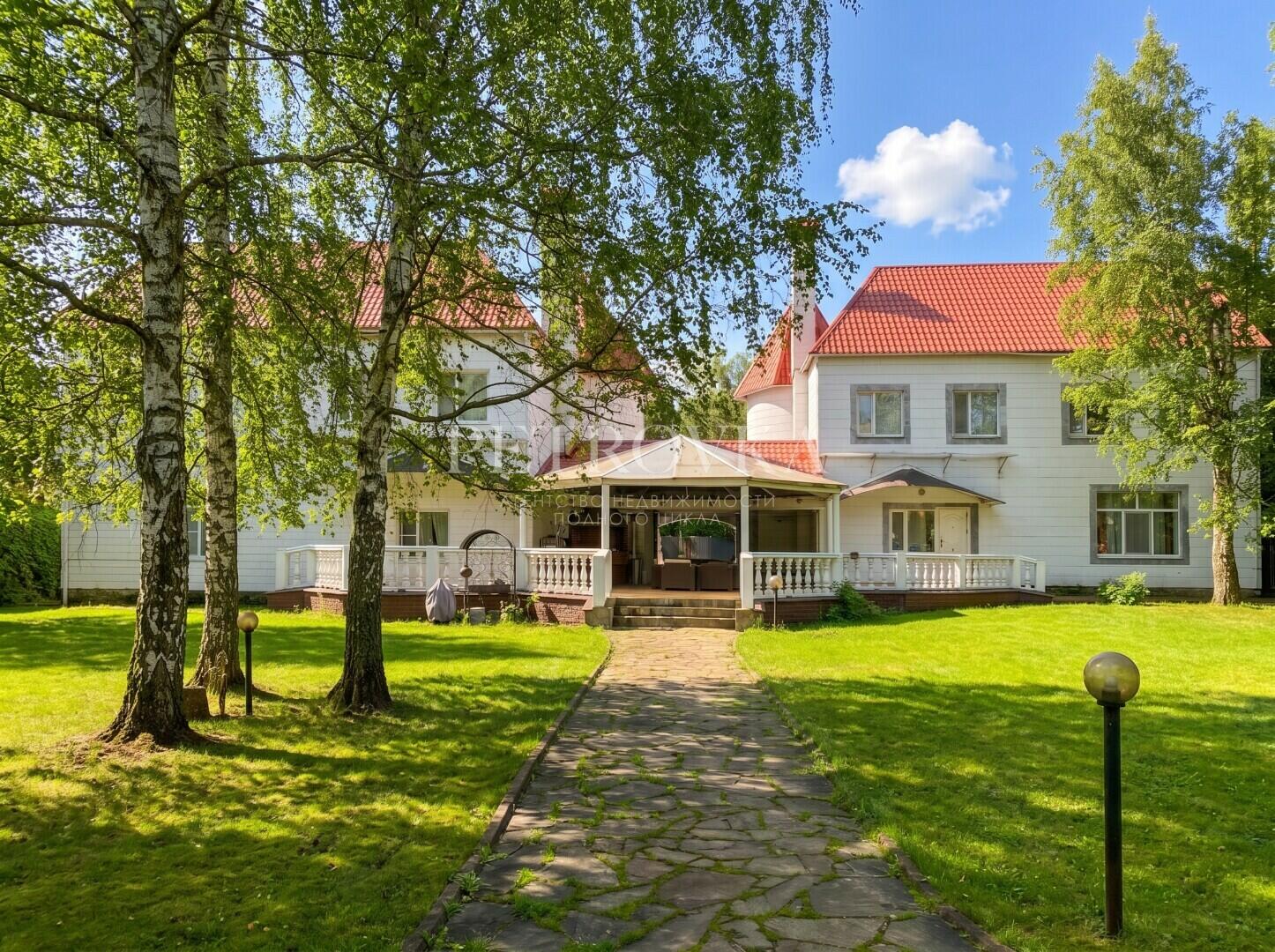 3-этажный коттедж 527 м² с отделкой