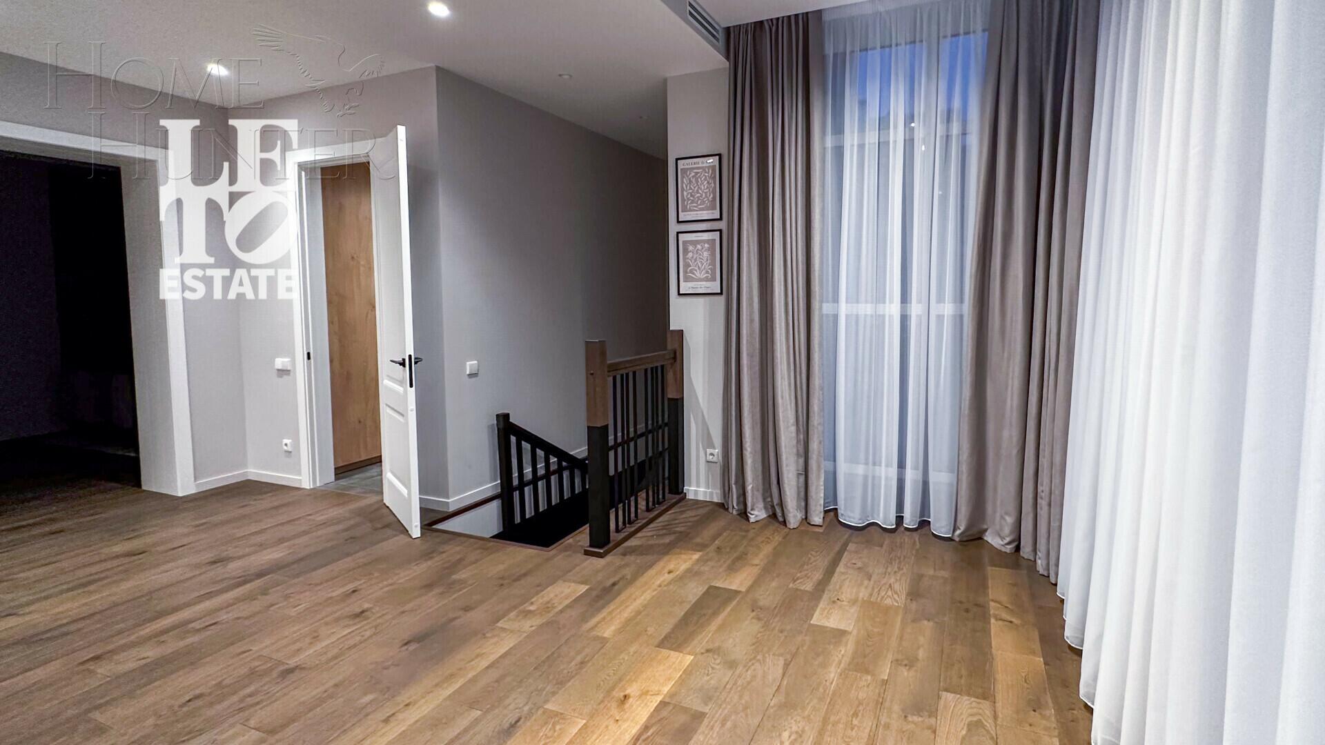 3-этажный таунхаус 320 м² с отделкой