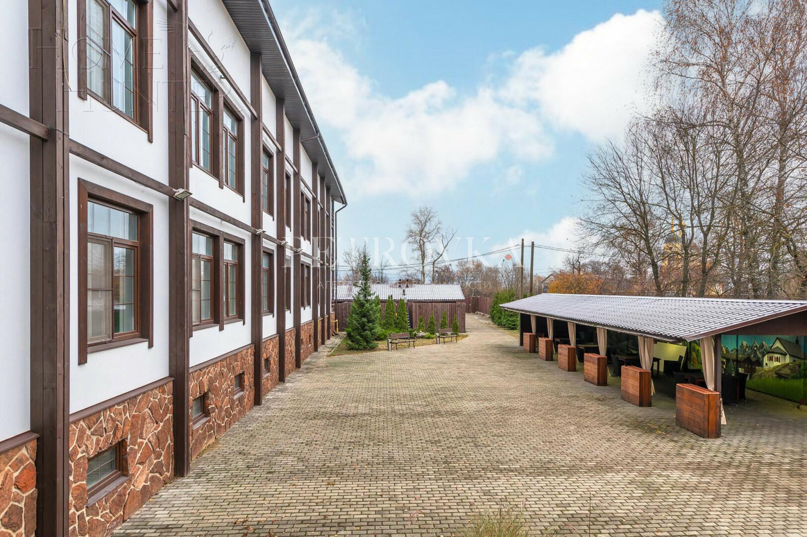2-этажный коттедж 1 323.9 м² с отделкой