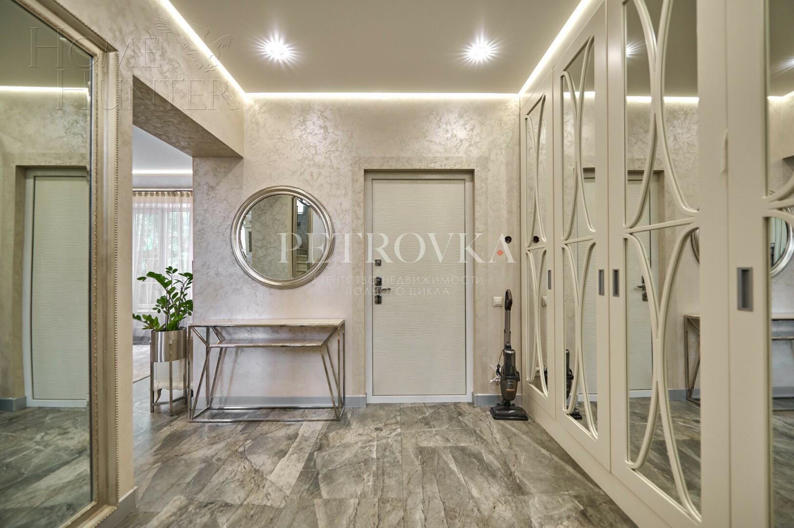 2-этажный коттедж 240 м² с отделкой