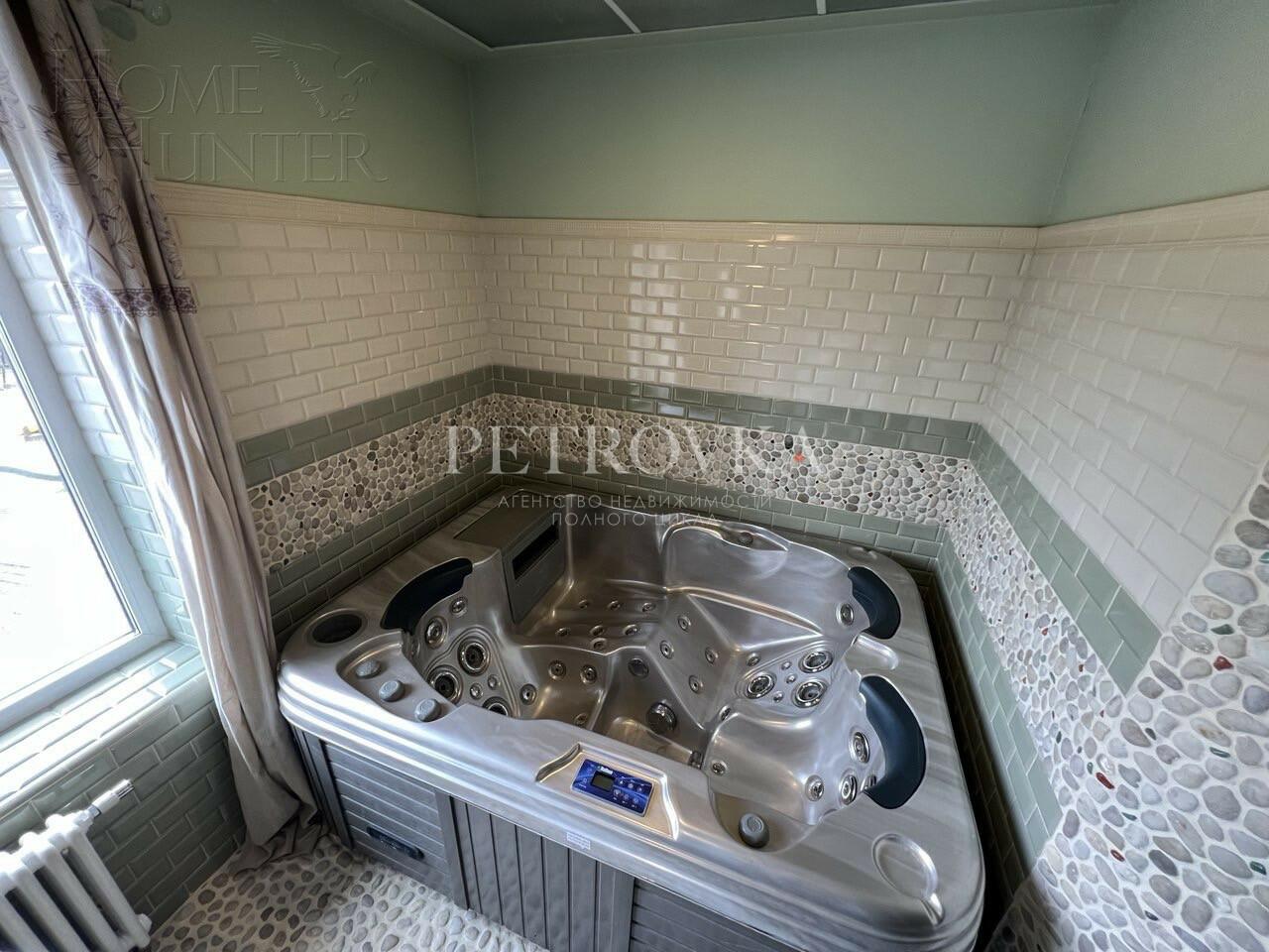 3-этажный таунхаус 320 м² с отделкой