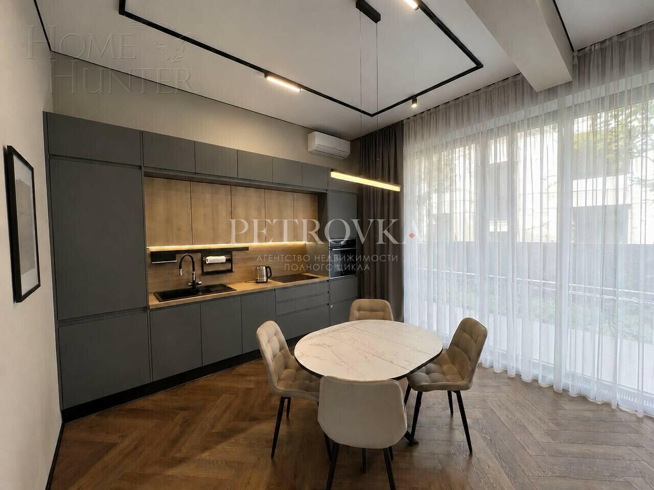 3-этажный таунхаус 168.6 м² с отделкой