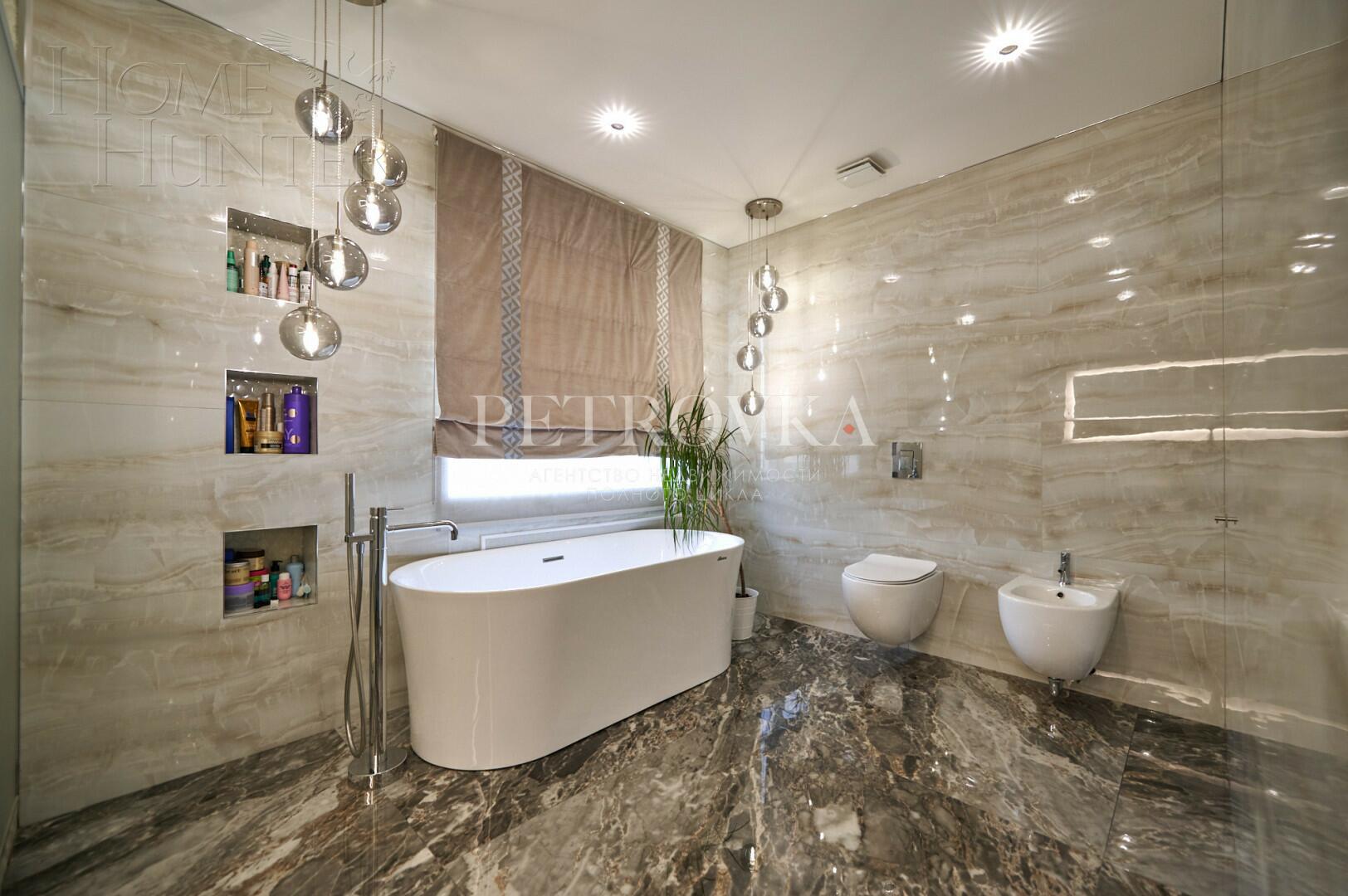 2-этажный коттедж 240 м² с отделкой