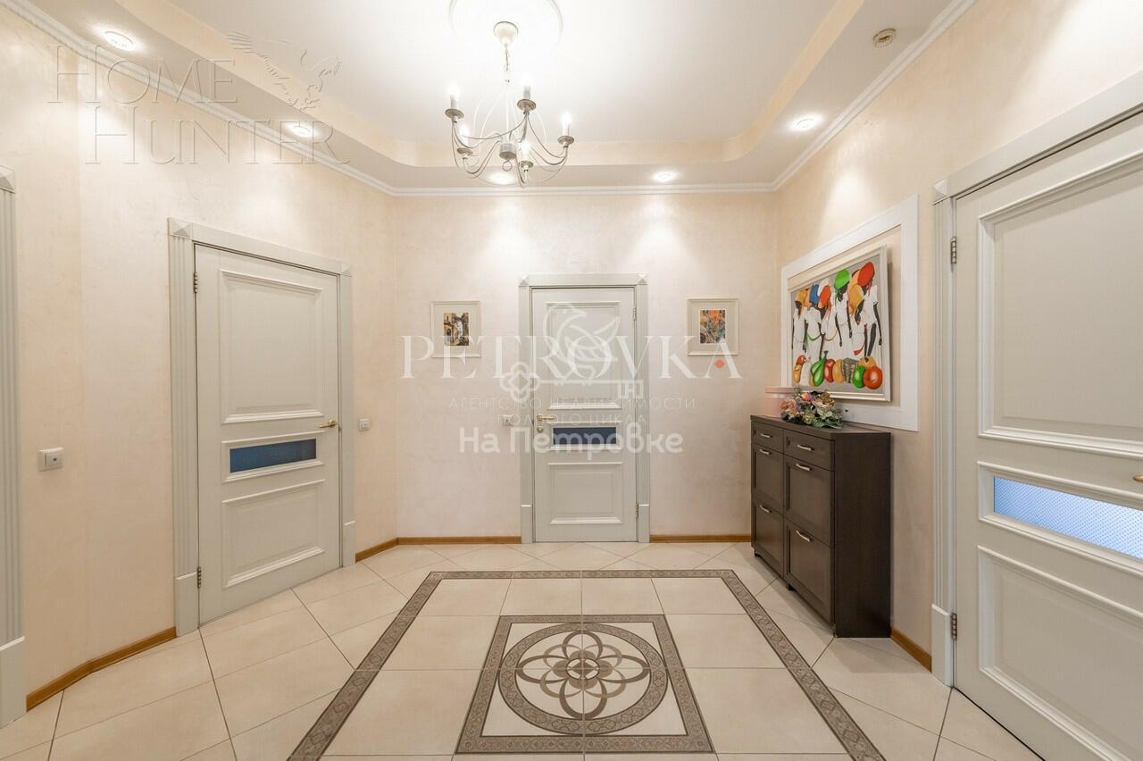 3-этажный коттедж 428 м² с отделкой