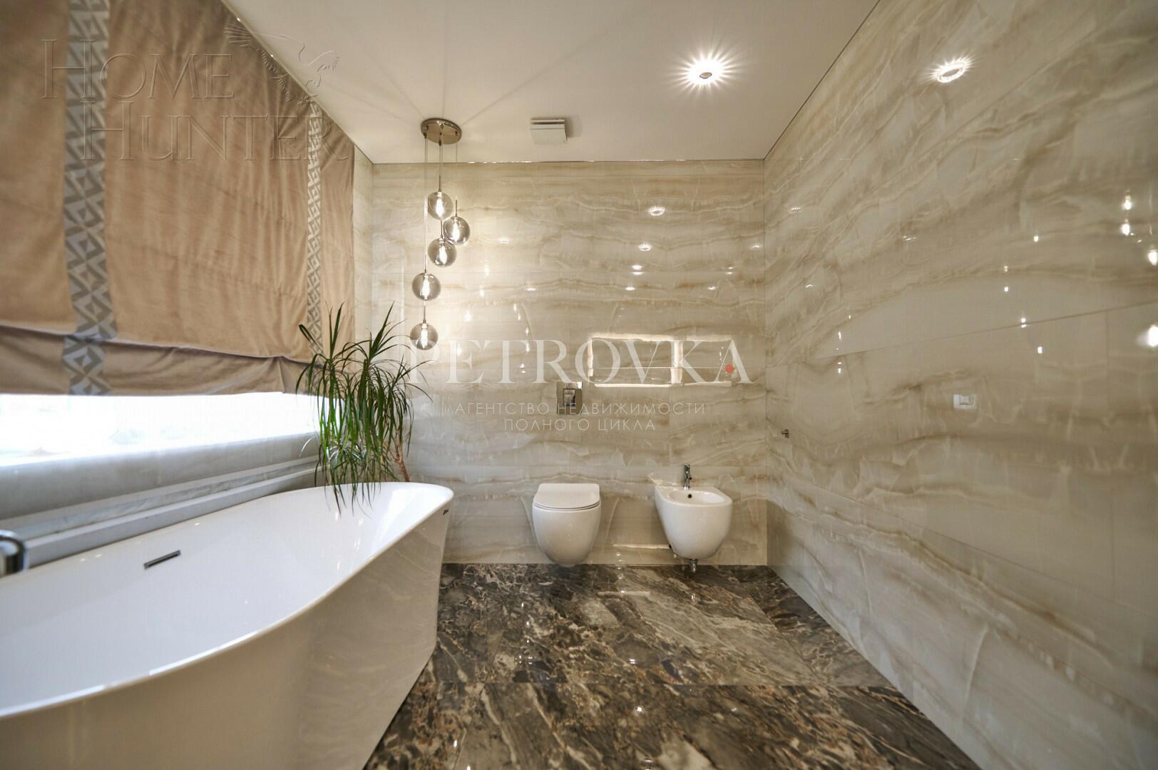 2-этажный коттедж 240 м² с отделкой