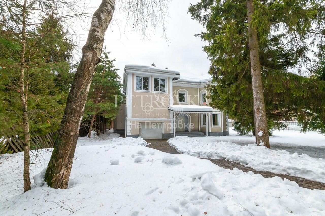 3-этажный коттедж 600 м² с отделкой