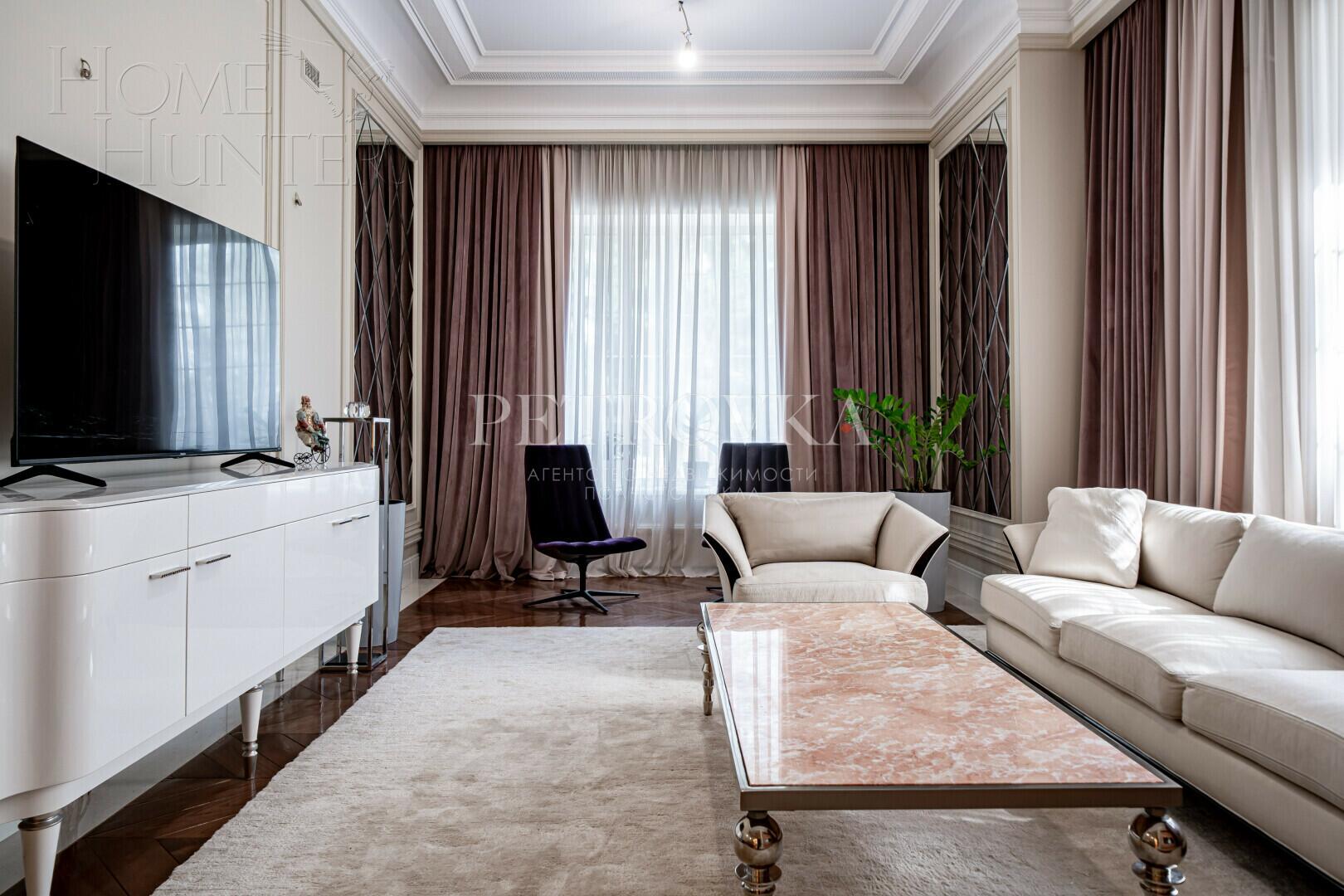 3-этажный коттедж 453.8 м² с отделкой