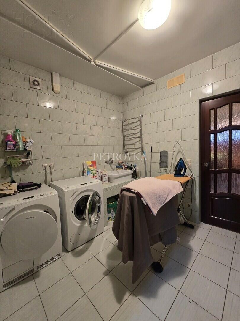3-этажный коттедж 1 000 м² с отделкой