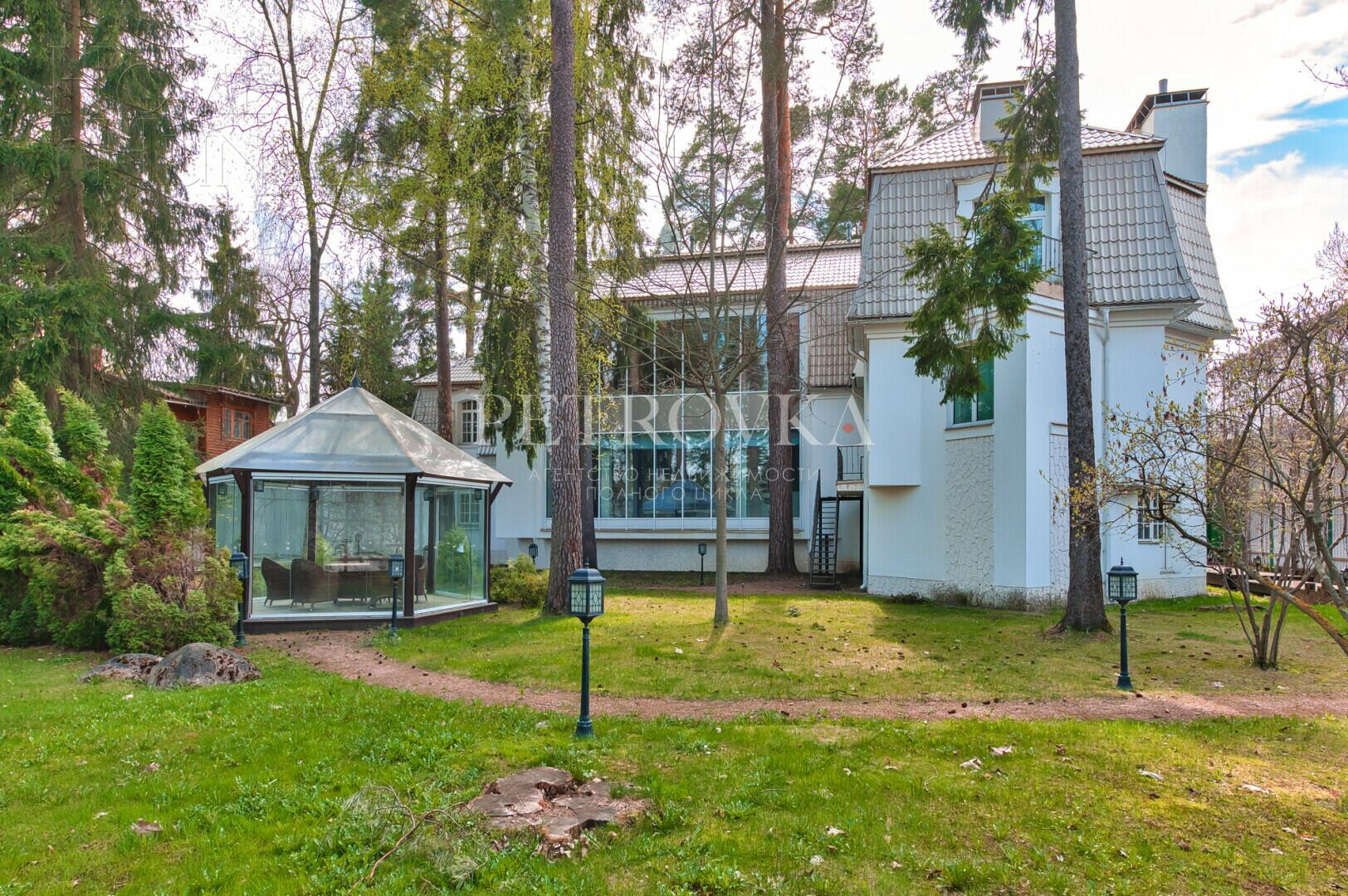 3-этажный коттедж 955 м² с отделкой