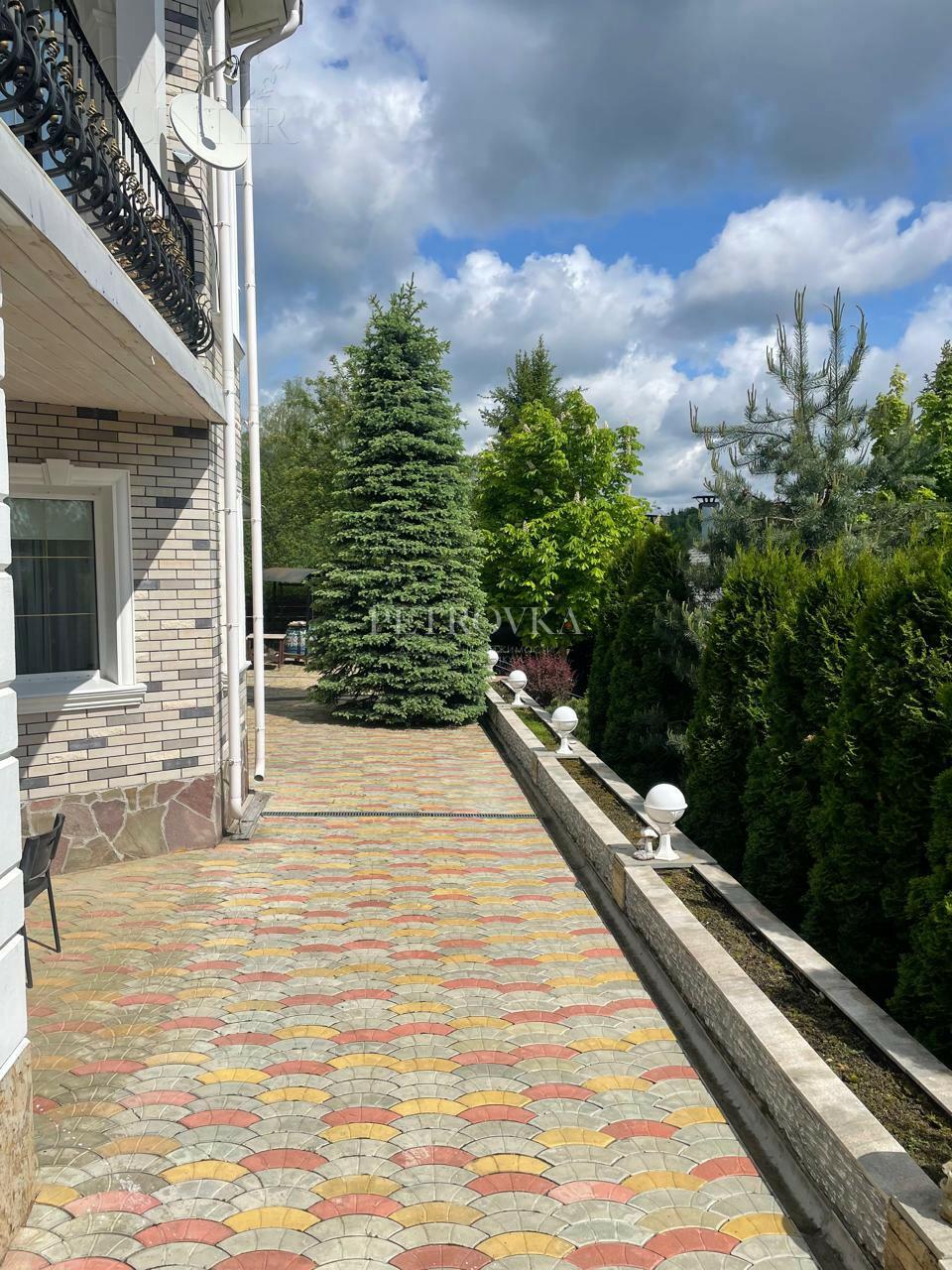 2-этажный коттедж 330 м² с отделкой