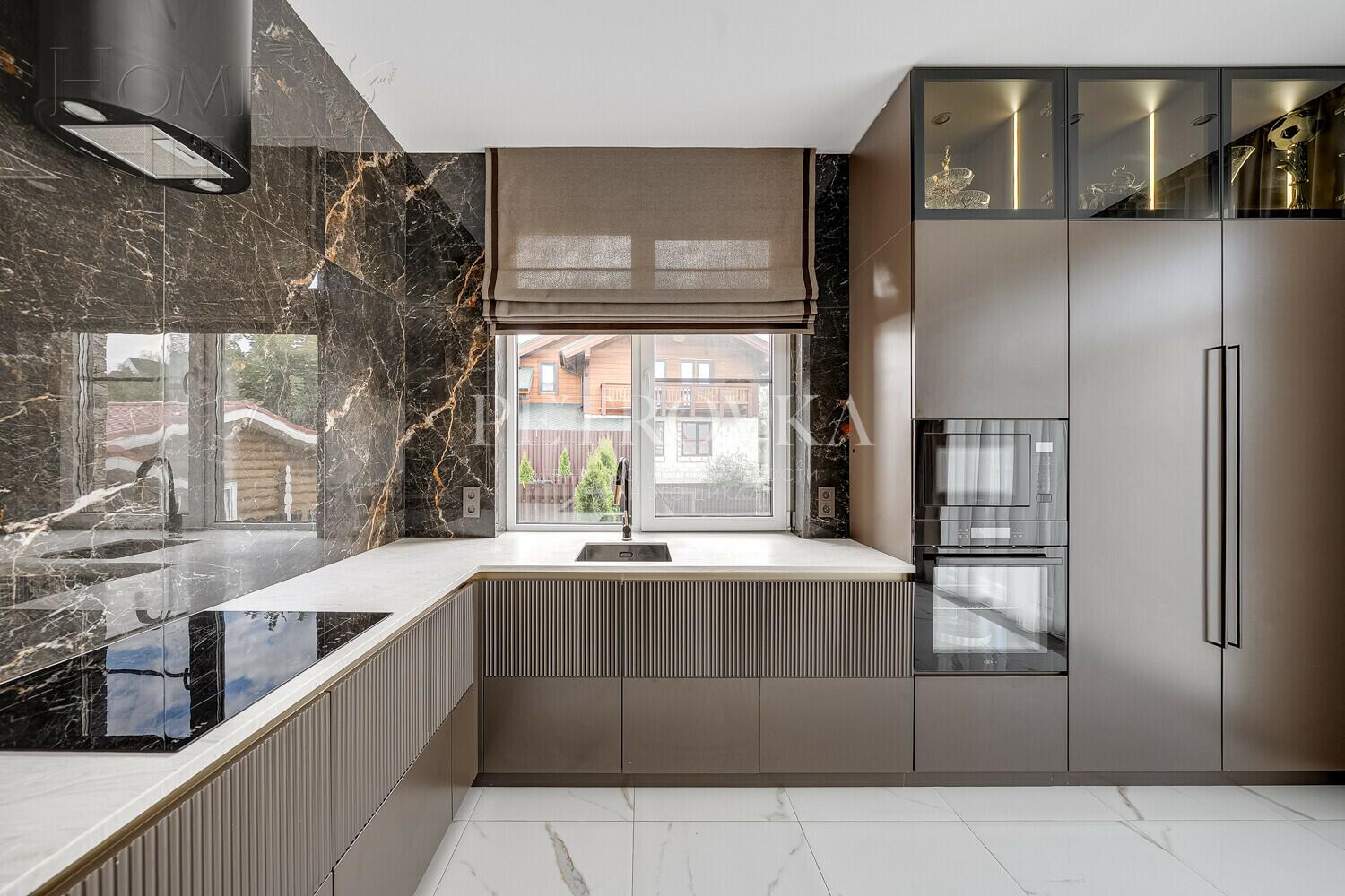 2-этажный коттедж 193.9 м² с отделкой
