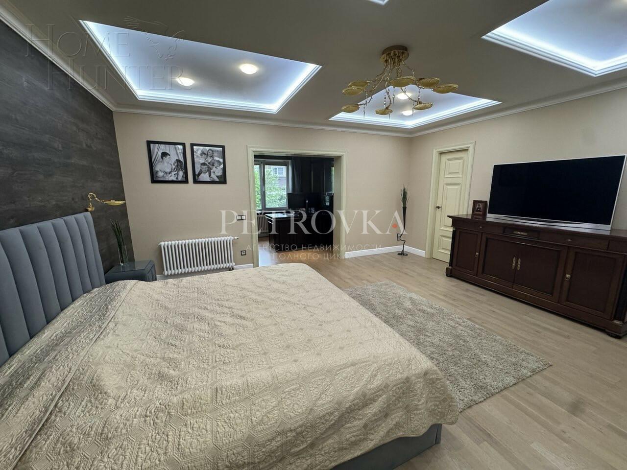 3-этажный таунхаус 320 м² с отделкой