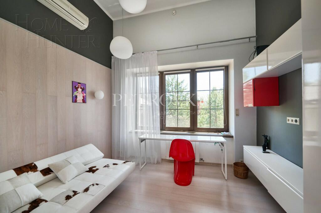2-этажный коттедж 580.8 м² с отделкой