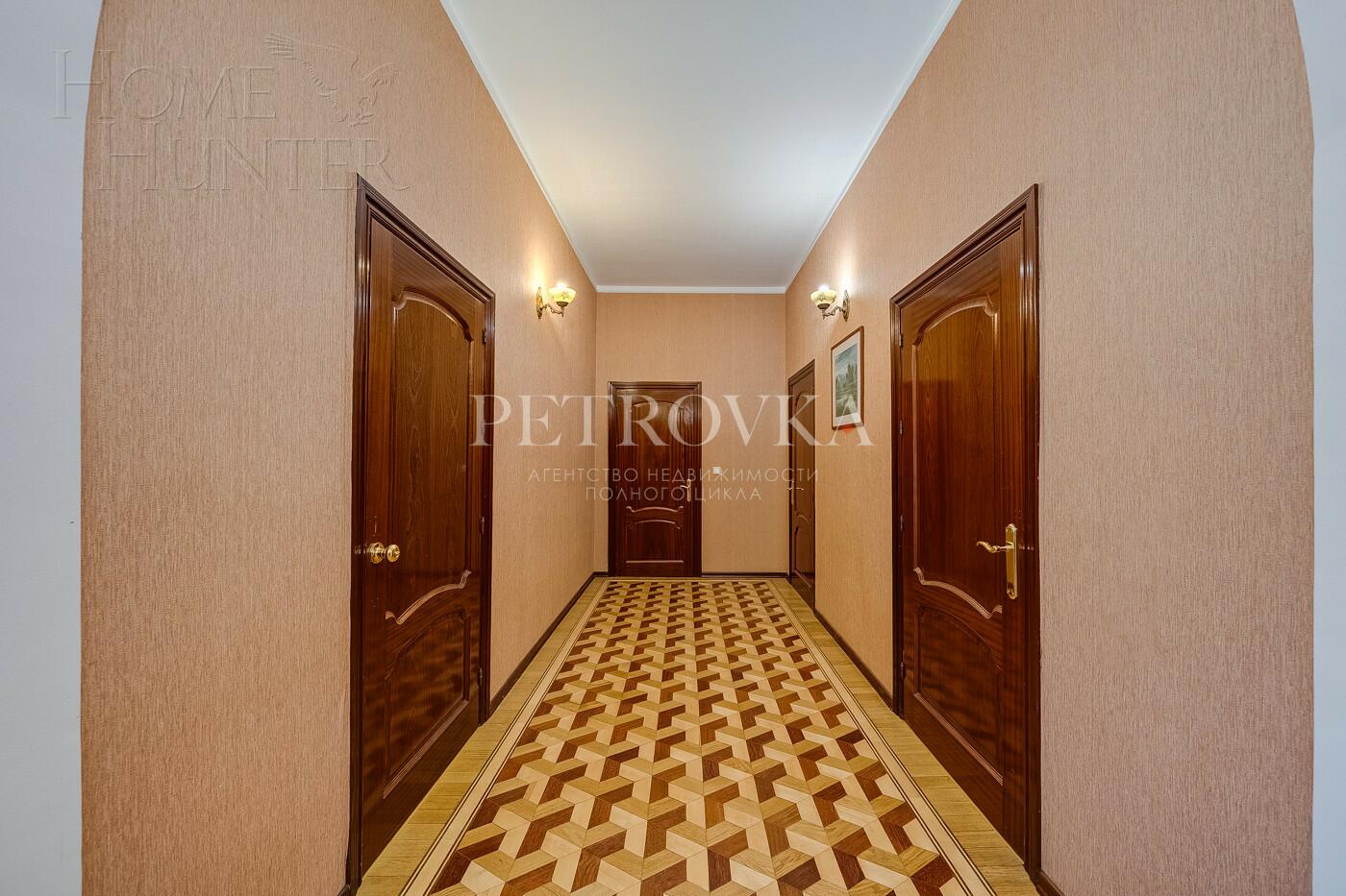 3-этажный коттедж 527 м² с отделкой