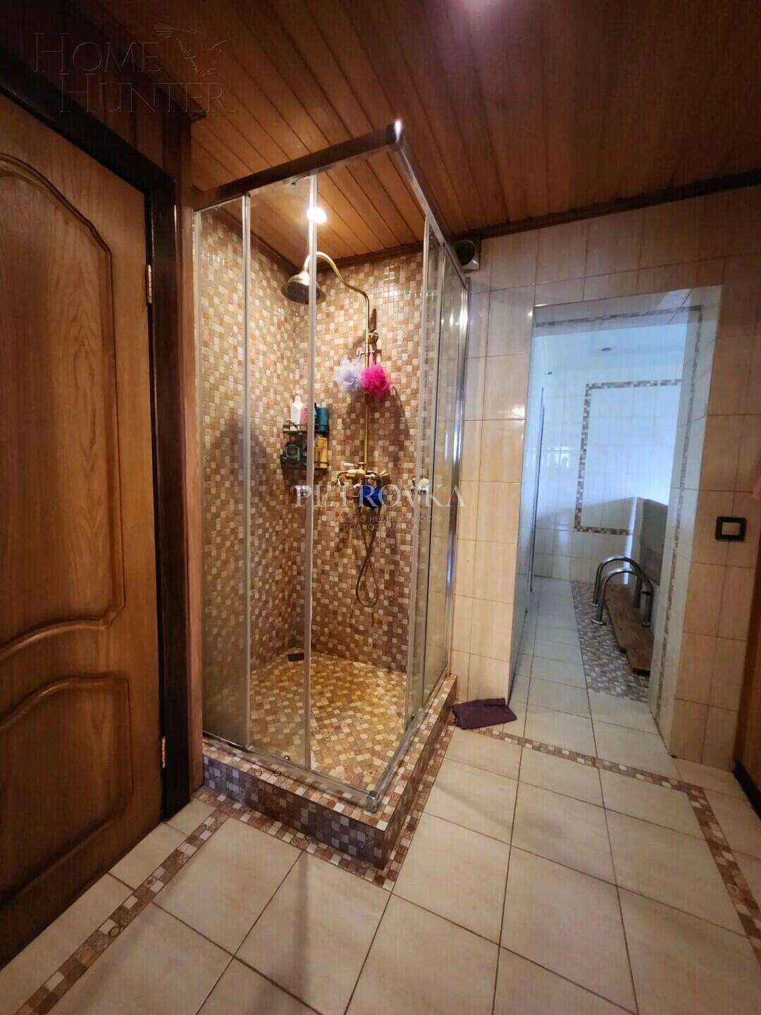 2-этажный коттедж 200 м² с отделкой