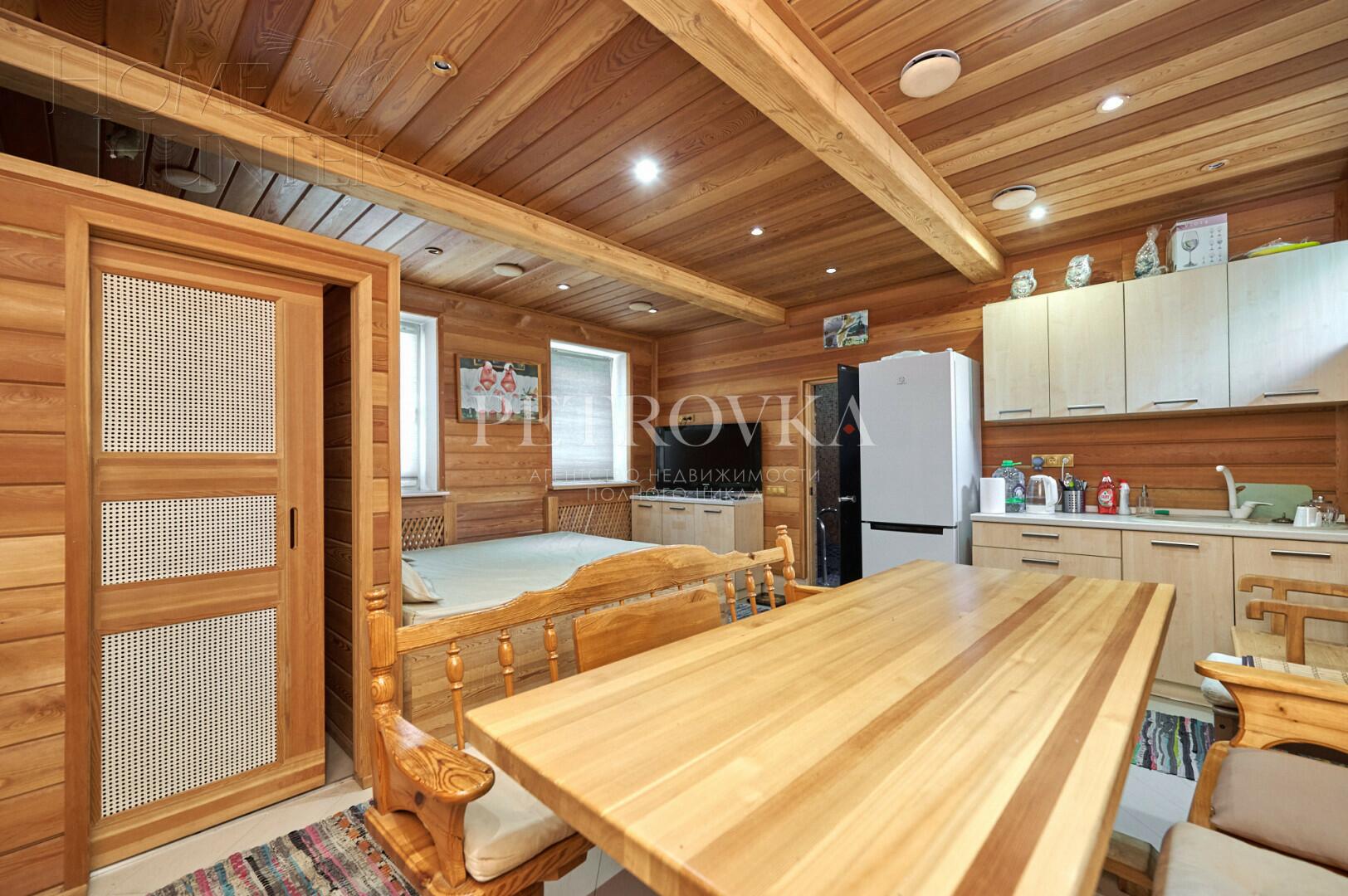 2-этажный коттедж 240 м² с отделкой