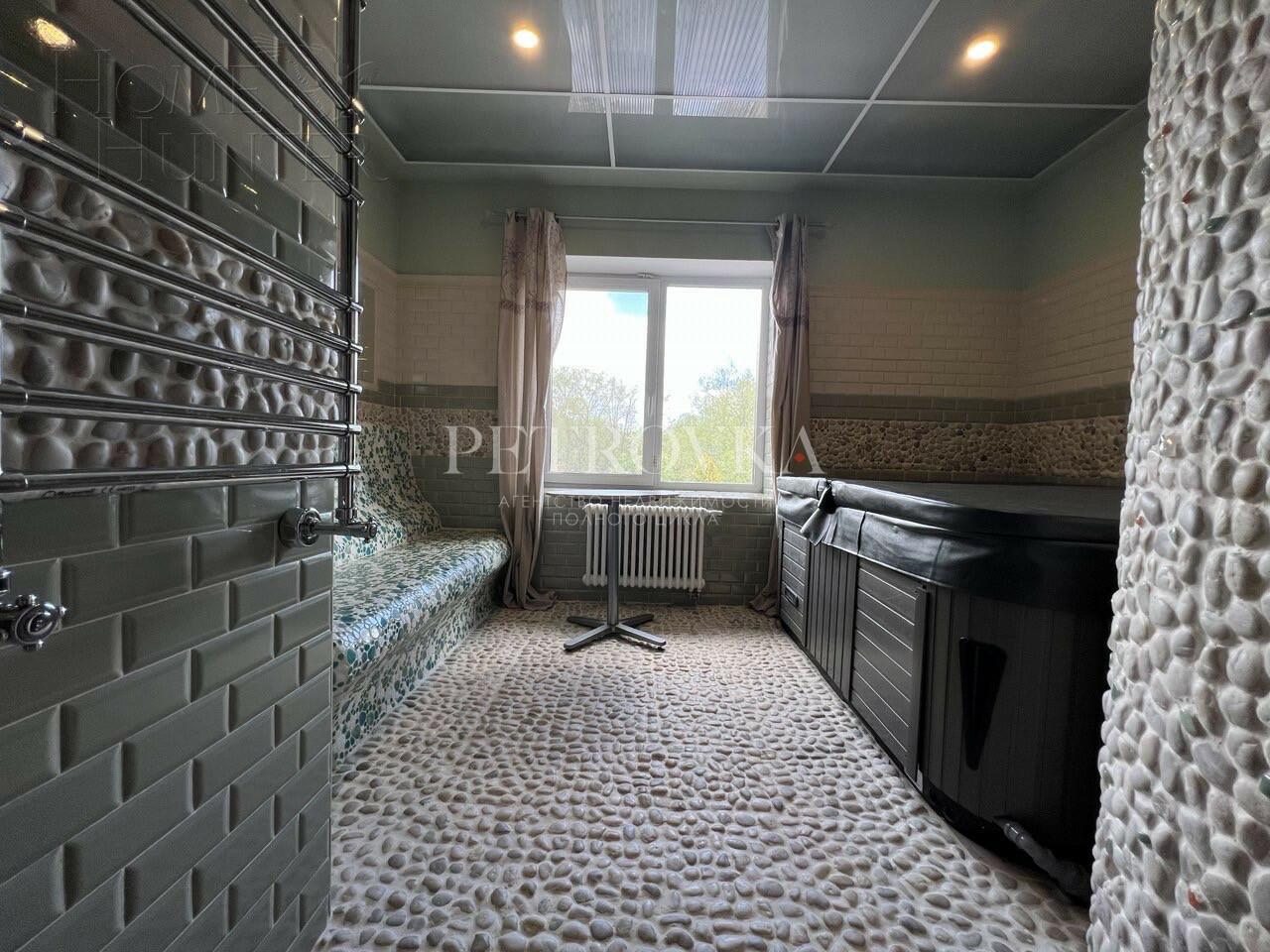 3-этажный таунхаус 320 м² с отделкой