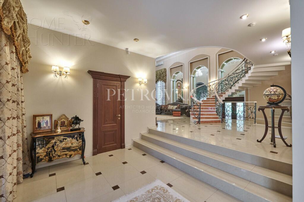 2-этажный коттедж 580.8 м² с отделкой