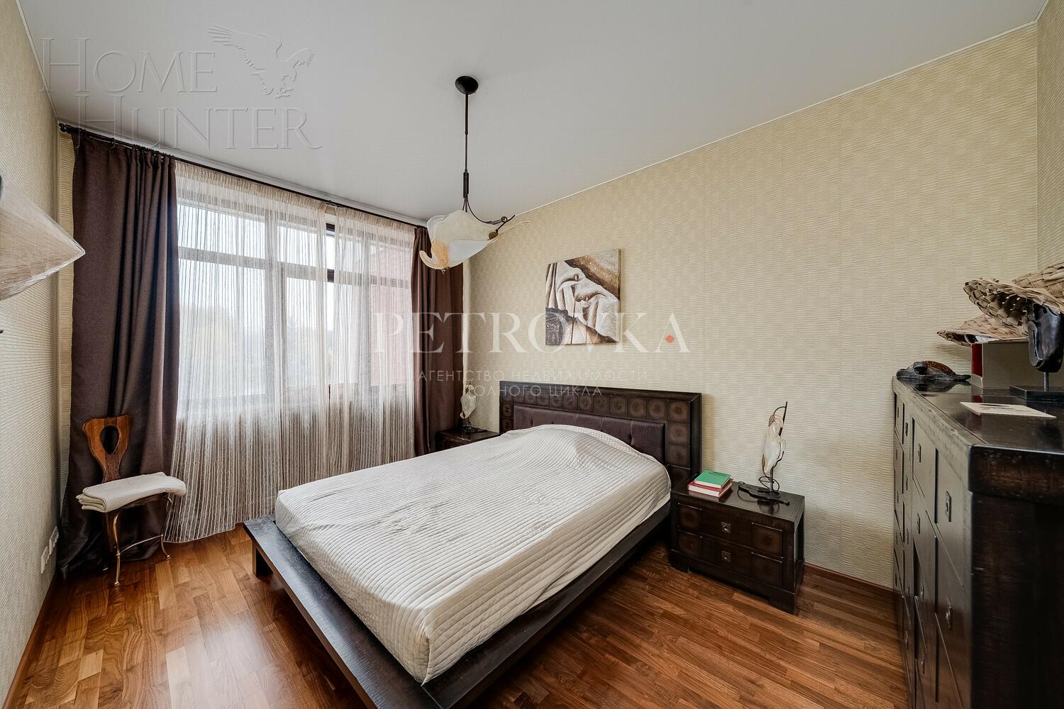 3-этажный таунхаус 210 м² с отделкой