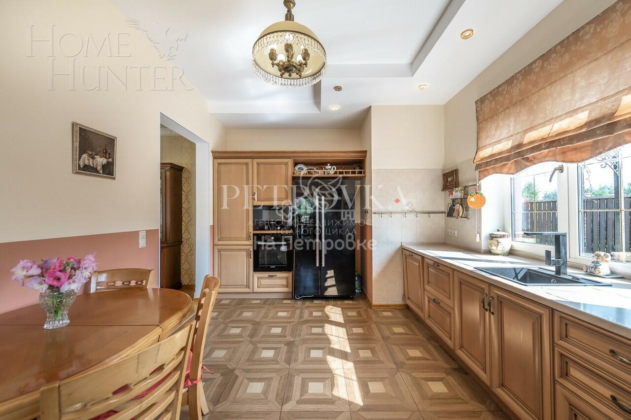 3-этажный коттедж 428 м² с отделкой