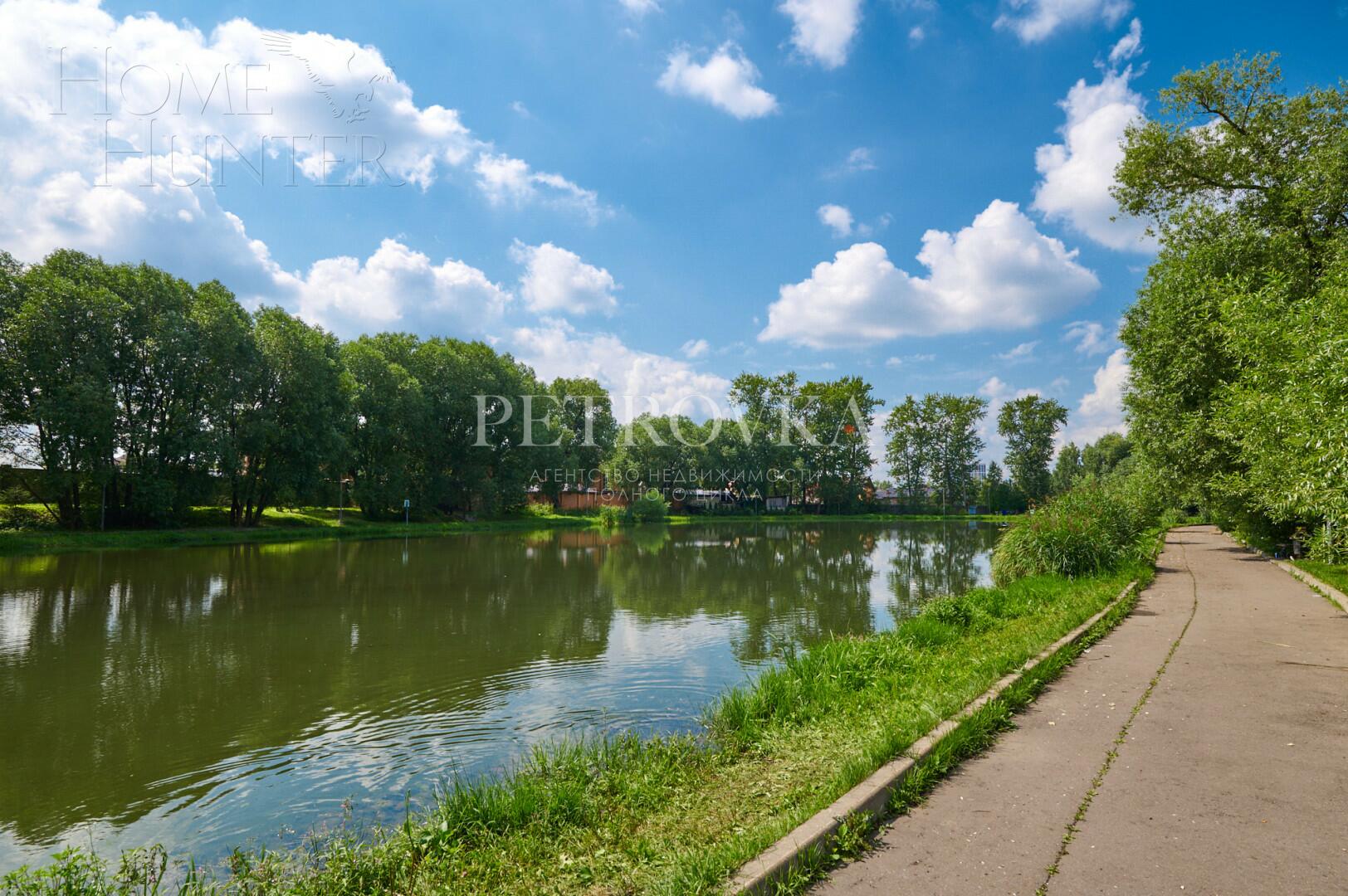 2-этажный коттедж 240 м² с отделкой