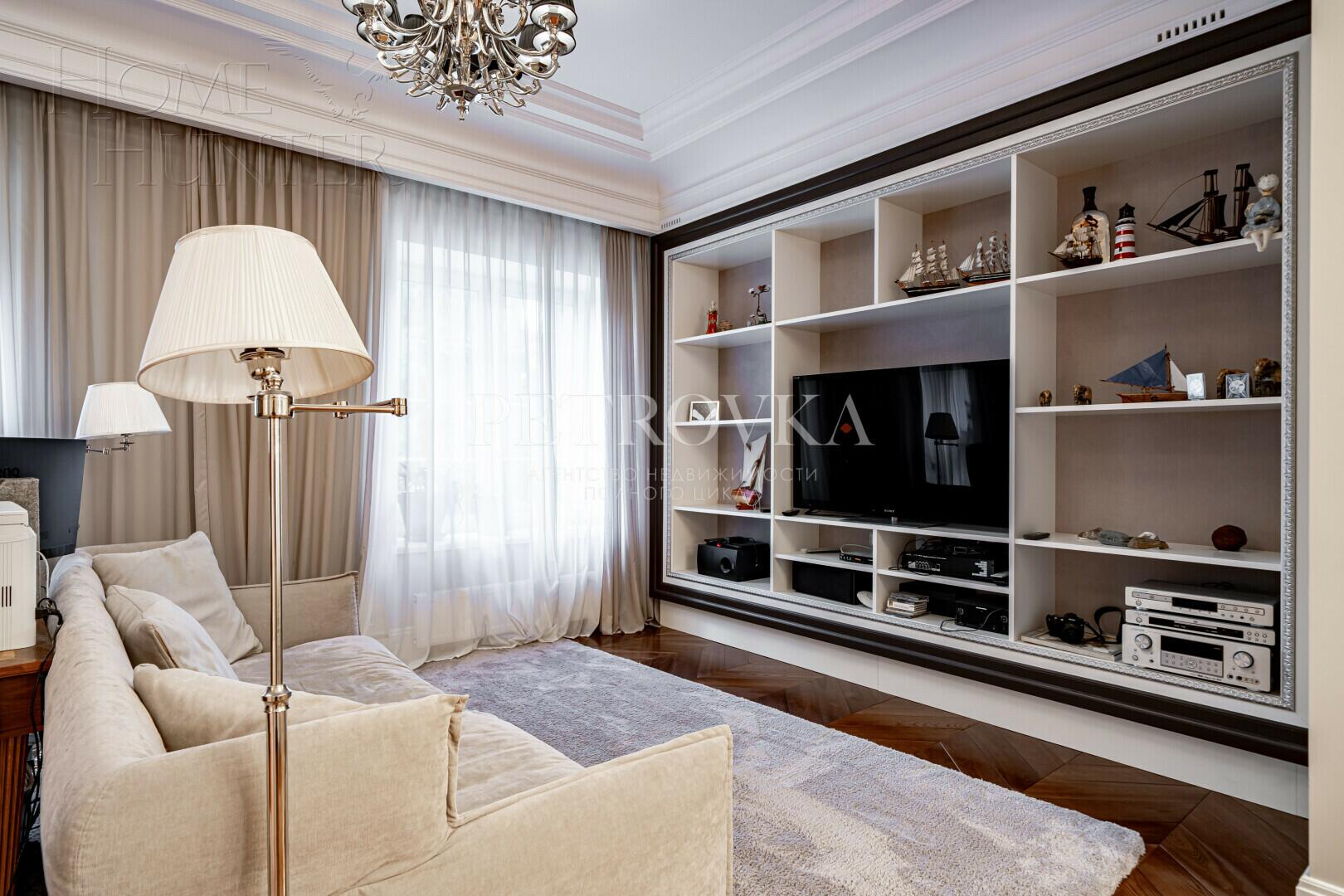 3-этажный коттедж 453.8 м² с отделкой
