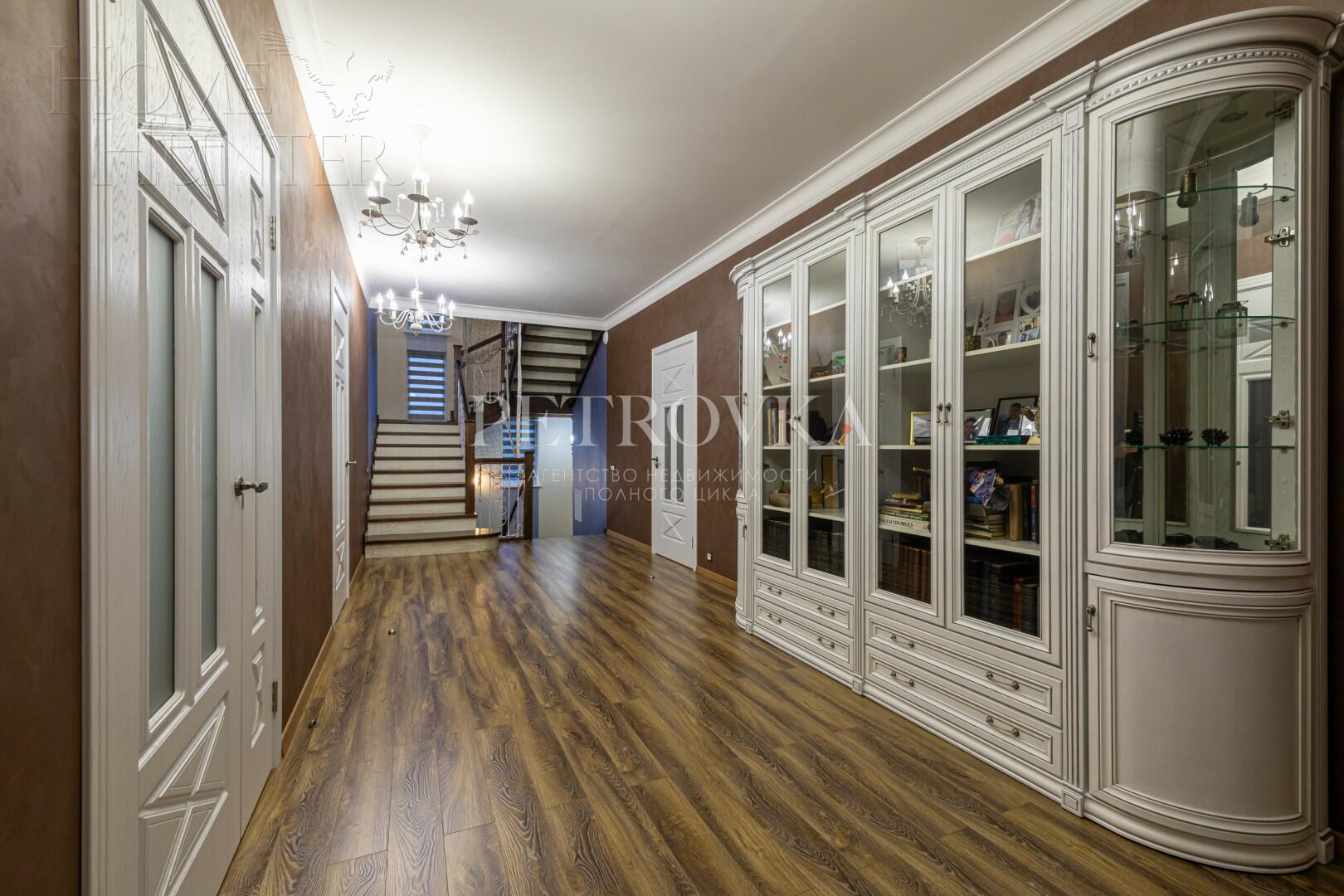 4-этажный коттедж 928 м² с отделкой