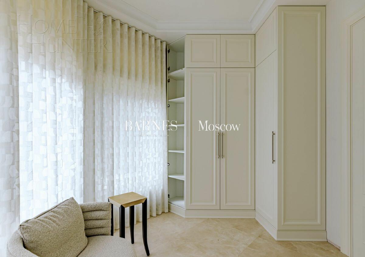 2-этажный коттедж 1 300 м² с отделкой