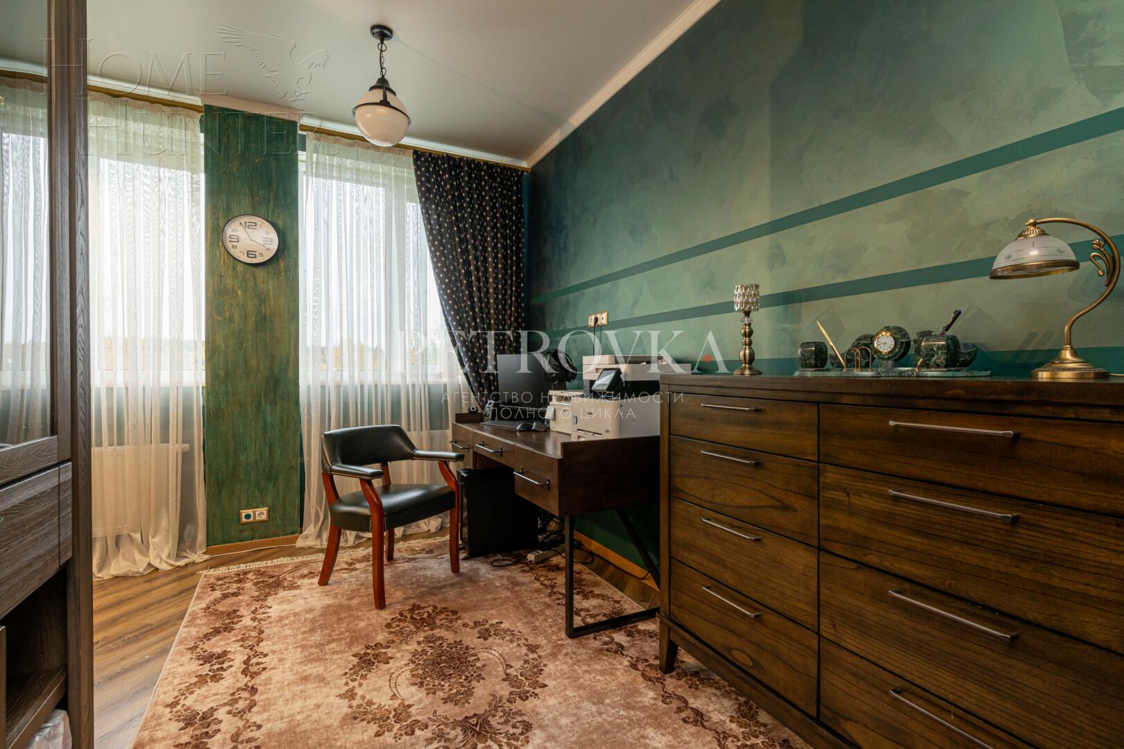 4-этажный коттедж 928 м² с отделкой