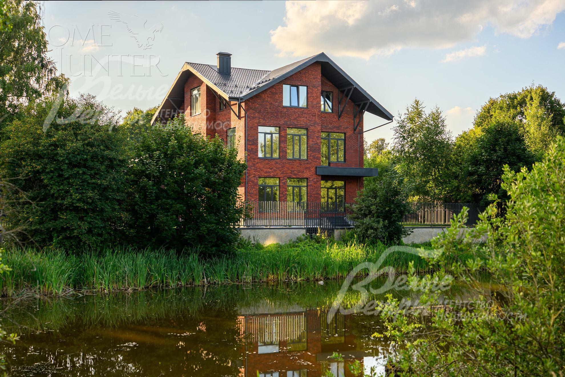 3-этажный коттедж 443 м² без отделки