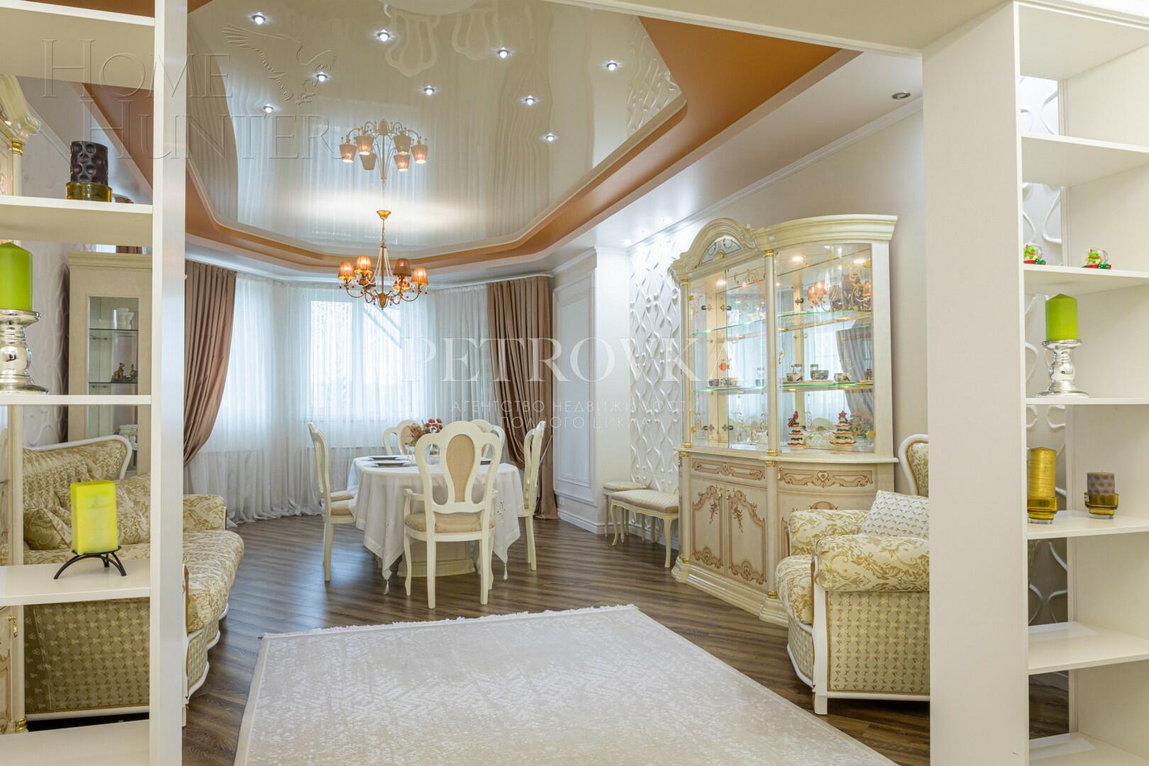 4-этажный коттедж 928 м² с отделкой
