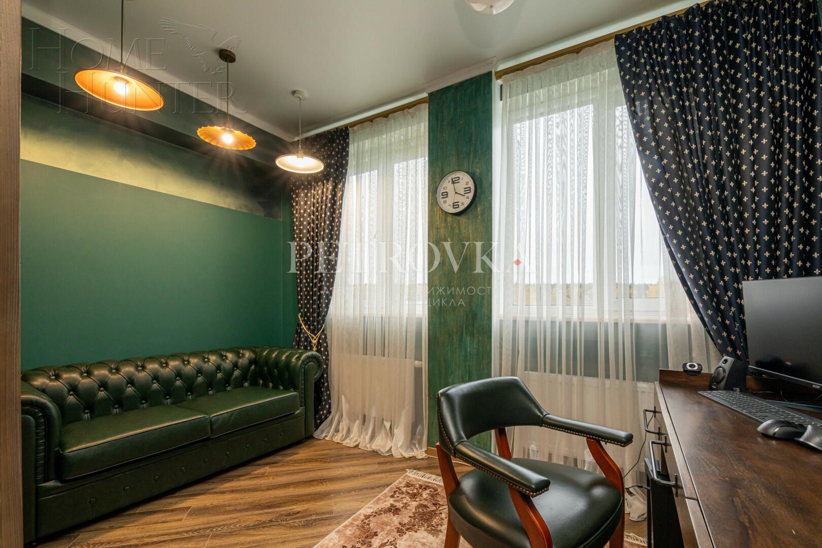 4-этажный коттедж 928 м² с отделкой
