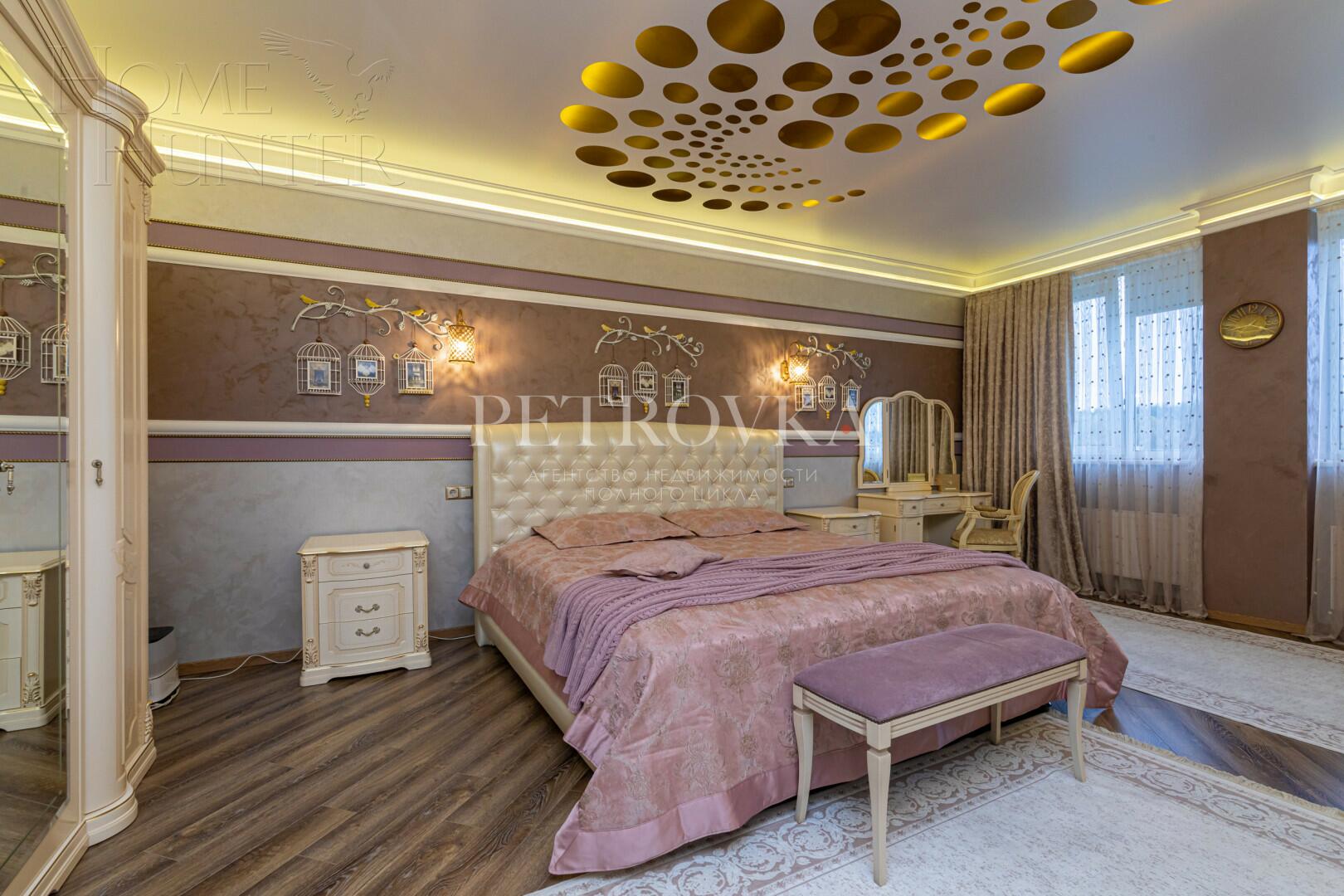 4-этажный коттедж 928 м² с отделкой
