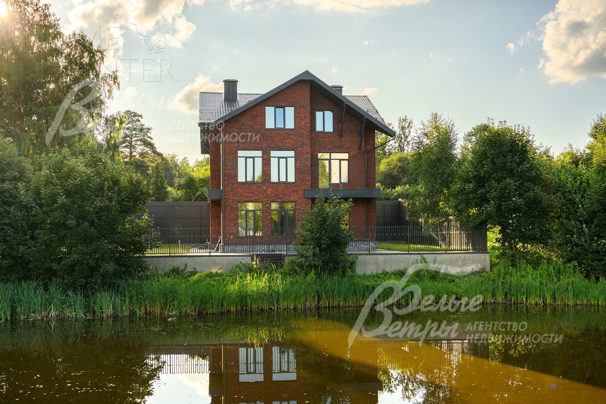 3-этажный коттедж 443 м² без отделки