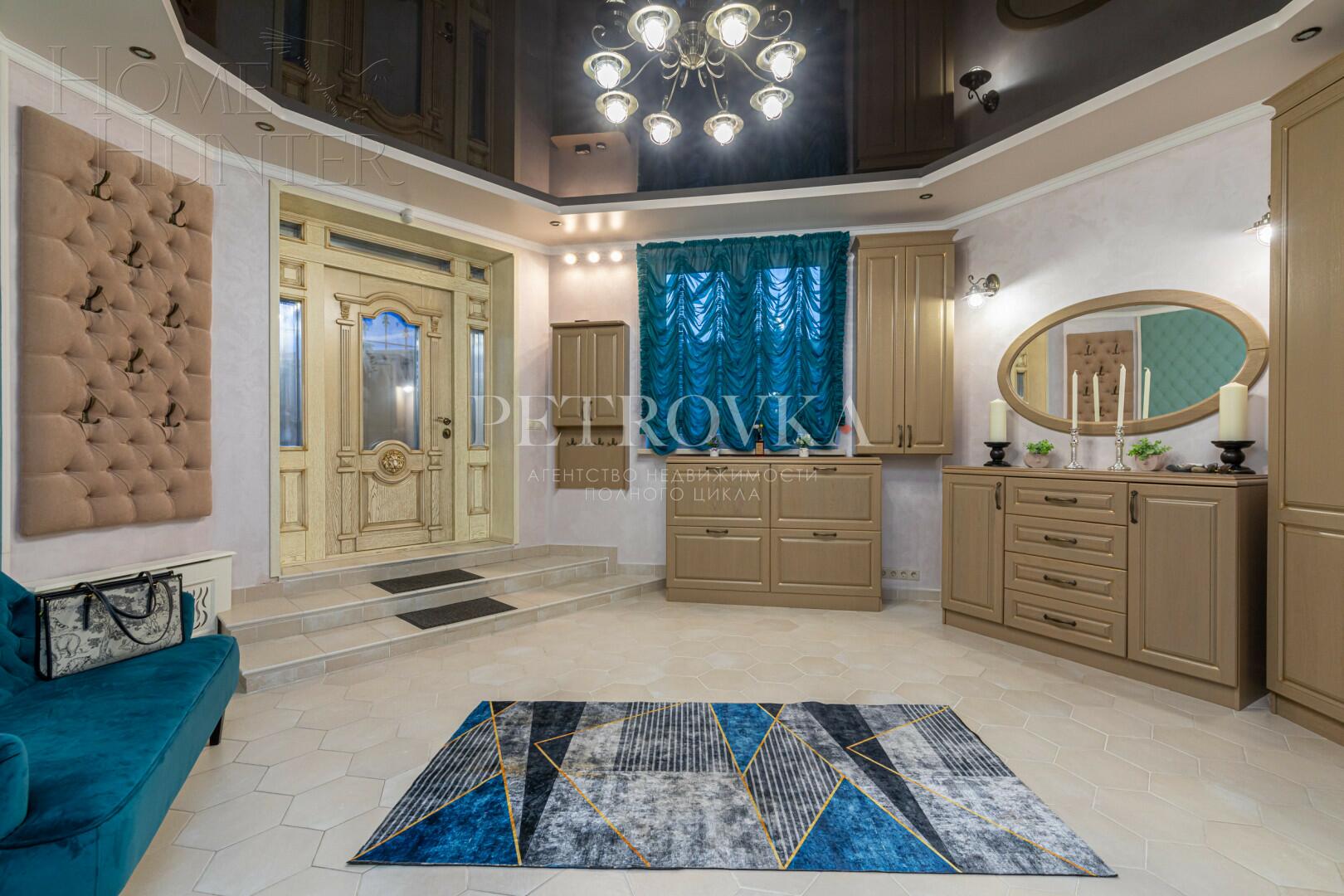 4-этажный коттедж 928 м² с отделкой