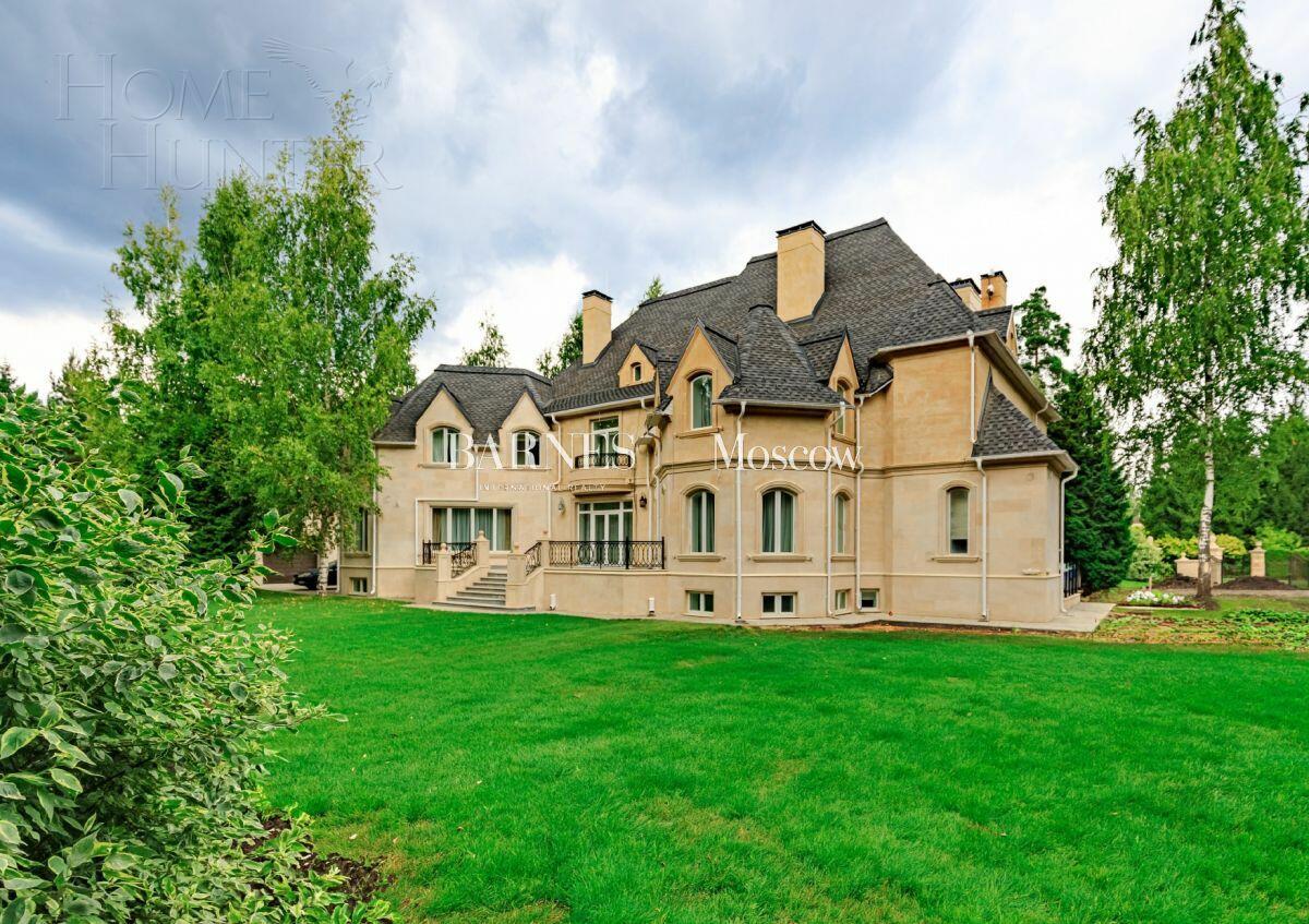 2-этажный коттедж 1 300 м² с отделкой
