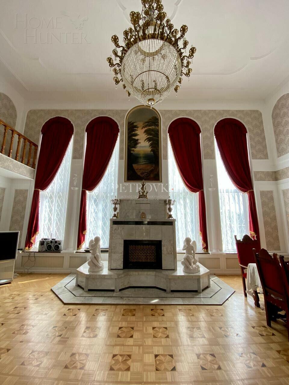 3-этажный коттедж 650 м² с отделкой